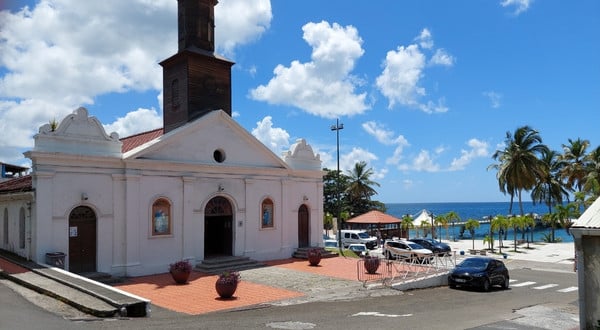 église st thomas à La commune Le Diamant et ses alentours dans le sud de la Martinique